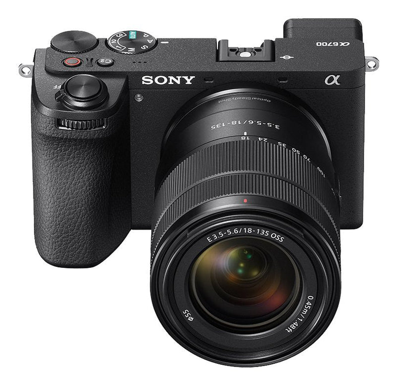 Sony ILCE-6700M Camera Reflex Digital + Lente 18-135MM